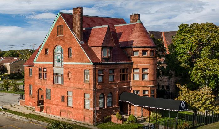 2921 E Jefferson Ave, Detroit, MI à louer - Photo du bâtiment - Image 2 de 11