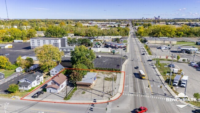 Plus de détails pour 2032 Lyell Ave, Rochester, NY - Commerce de détail à vendre