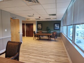 33 6th St S, Saint Petersburg, FL for lease Building Photo- Image 2 of 4