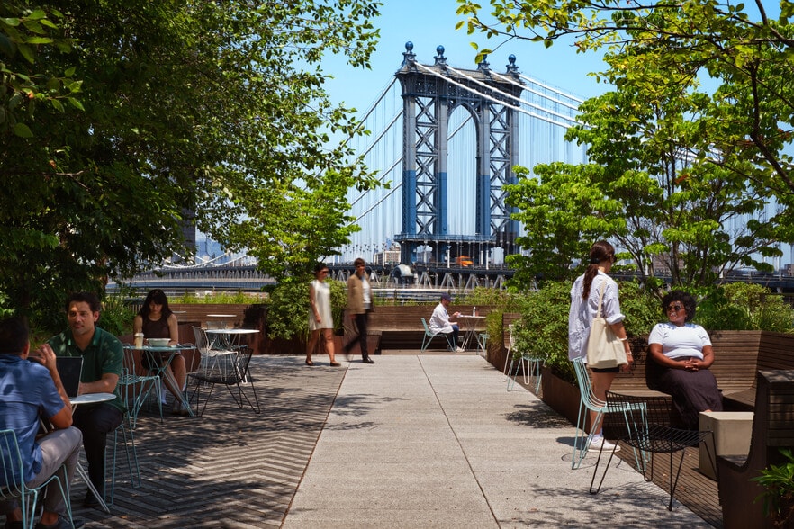 45 Main St, Brooklyn, NY à louer - Photo du bâtiment - Image 3 de 13