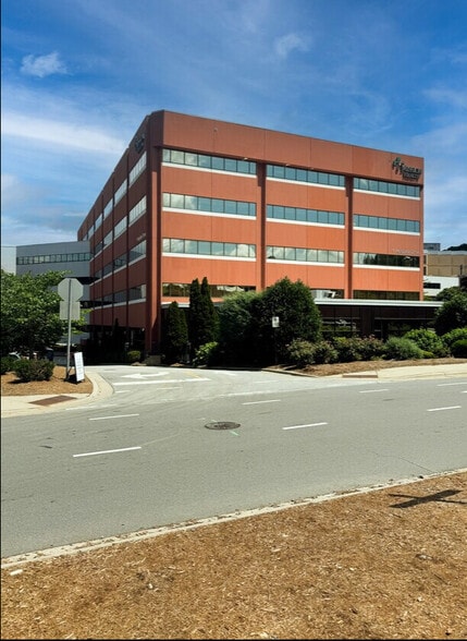 1 Hospital Dr, Asheville, NC for sale - Building Photo - Image 2 of 7