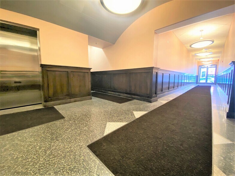 79 Hudson St, Hoboken, NJ à louer - Hall d’entrée - Image 3 de 8