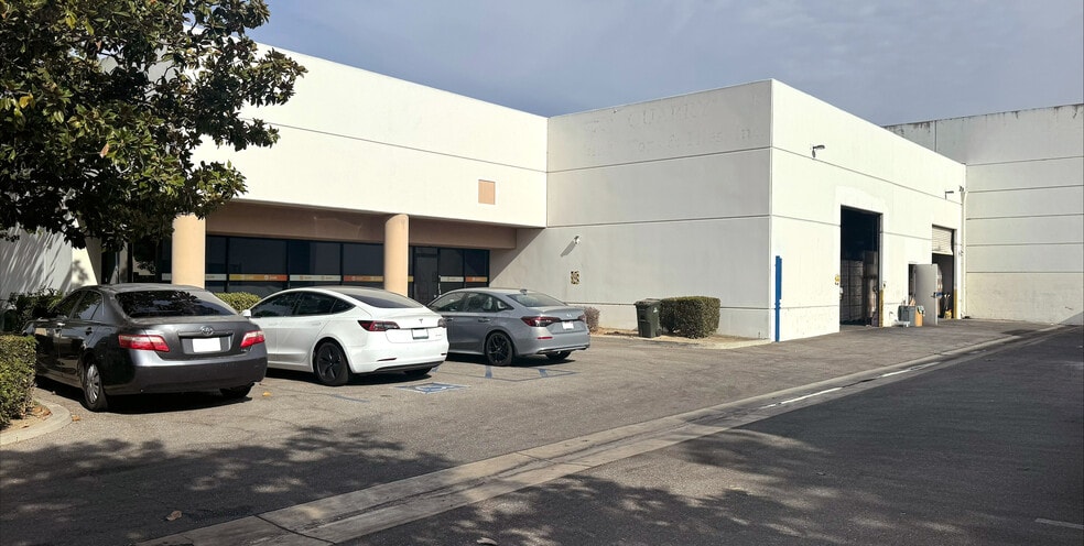 2121 Maple Privado, Ontario, CA for lease - Building Photo - Image 1 of 1