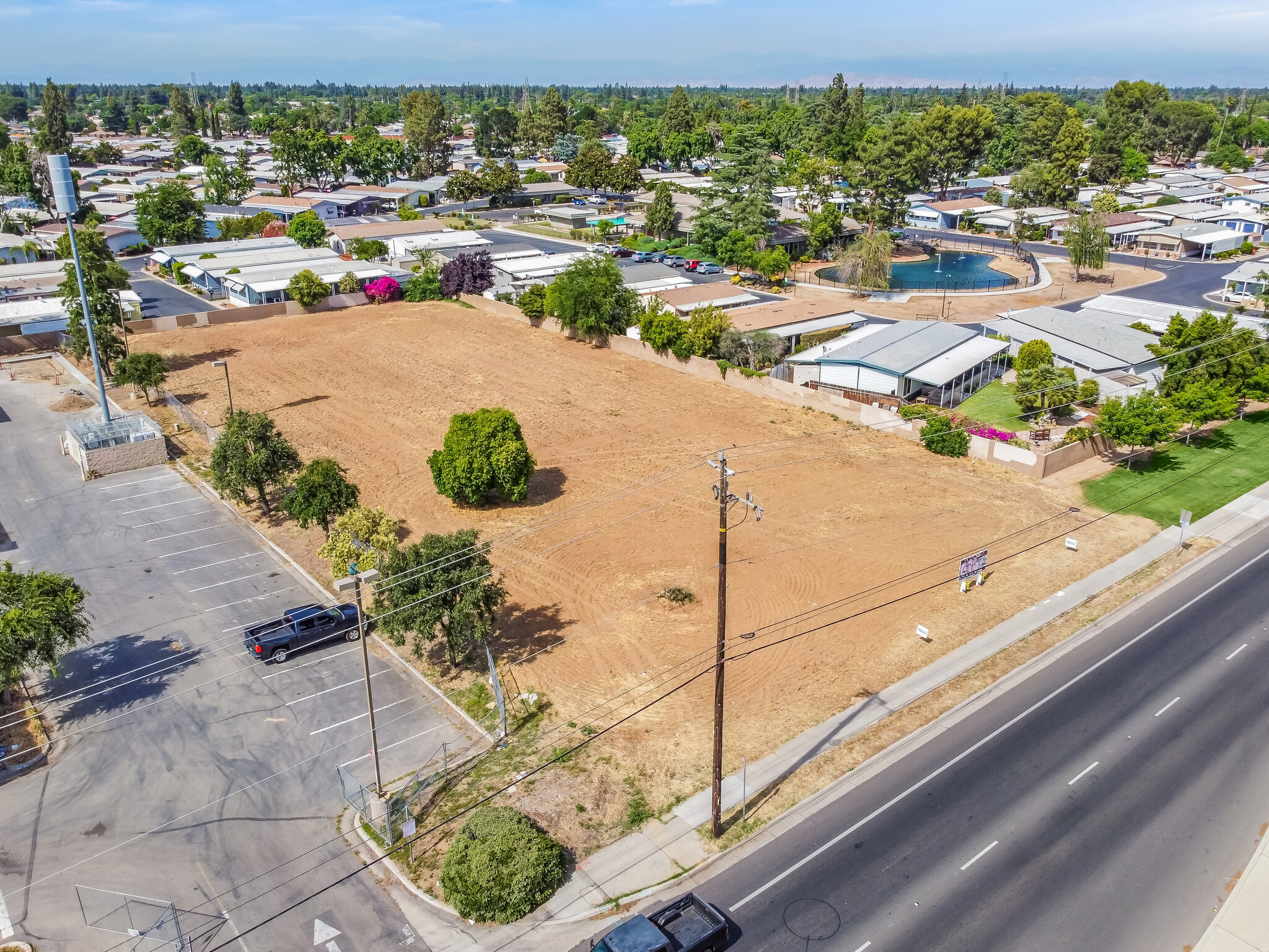 2740 W Ashlan Ave, Fresno, CA à vendre Photo du bâtiment- Image 1 de 10