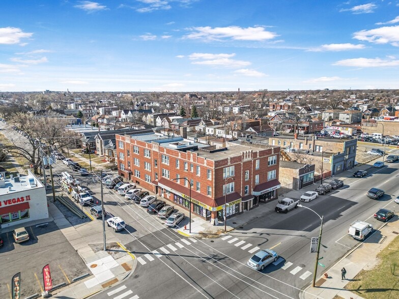 5701 W Roosevelt Rd, Cicero, IL à louer - Photo du bâtiment - Image 2 de 35