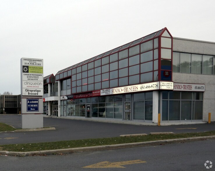 2122-2134 Av Victoria, Longueuil, QC à louer - Photo du bâtiment - Image 2 de 9