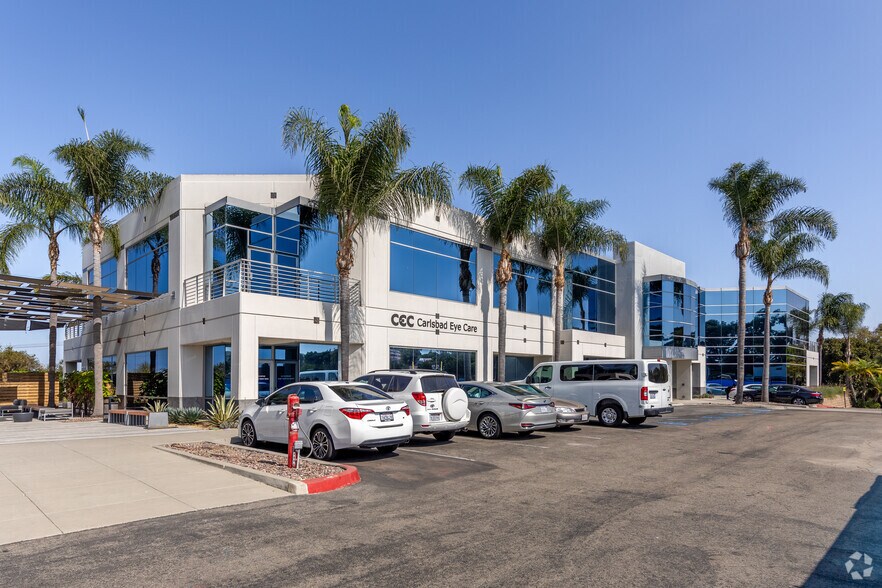 6183 Paseo del Norte, Carlsbad, CA à louer - Photo du bâtiment - Image 2 de 15