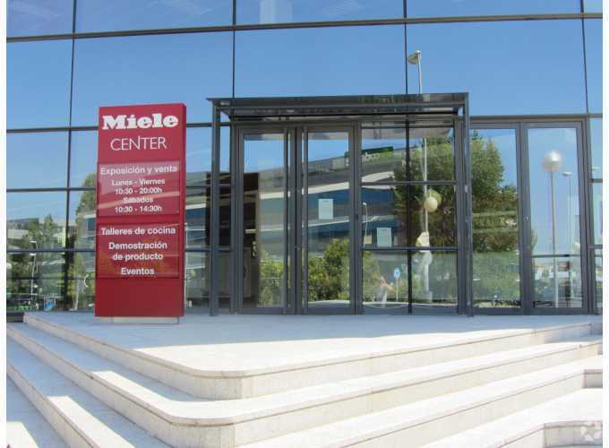 Avenida de Bruselas, 31, Alcobendas, Madrid à louer - Photo du bâtiment - Image 2 de 4