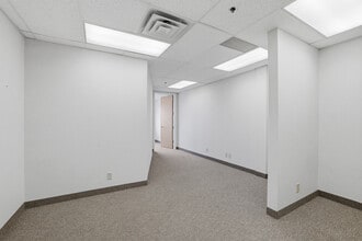 9801 S Dupont Ave, Bloomington, MN à louer Photo intérieure- Image 2 de 12