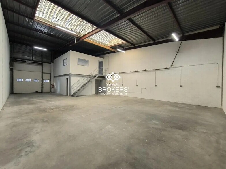 Flex dans Lisses à louer - Photo du bâtiment - Image 3 de 7