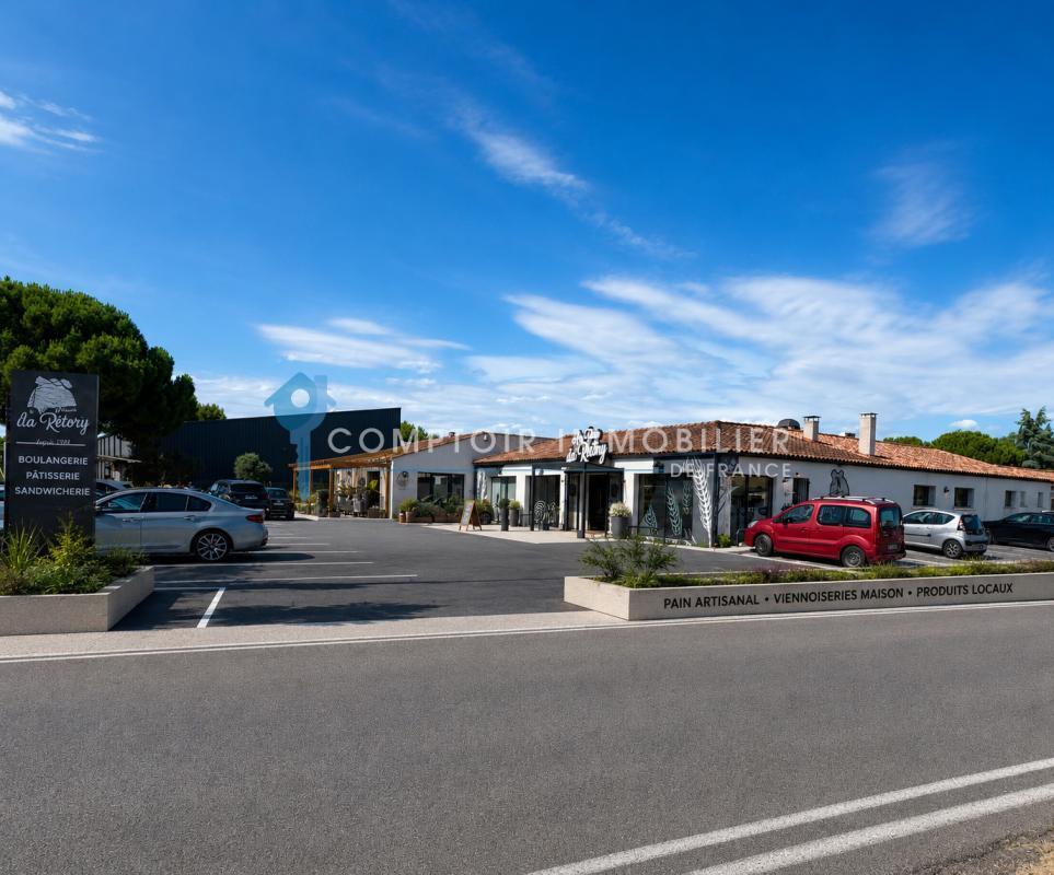 Retail in Nîmes for lease Building Photo- Image 1 of 5