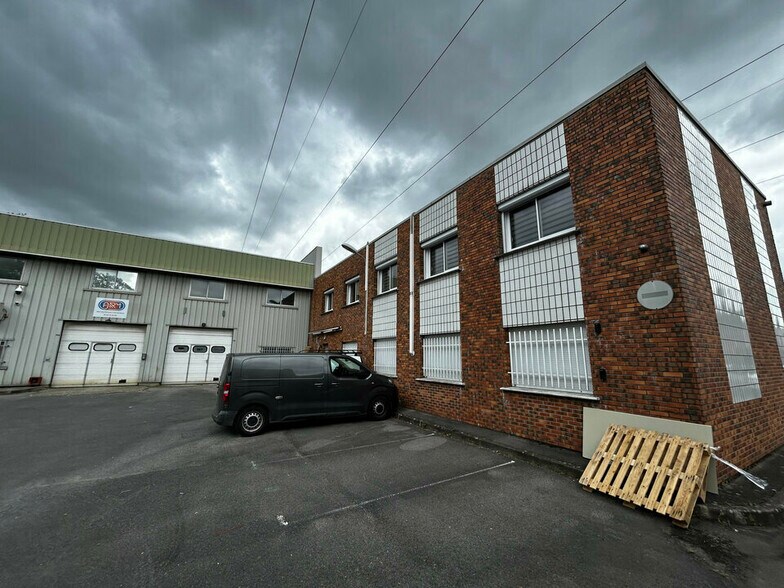21 Rue Des Cerisiers, Lisses à louer - Photo du bâtiment - Image 2 de 34