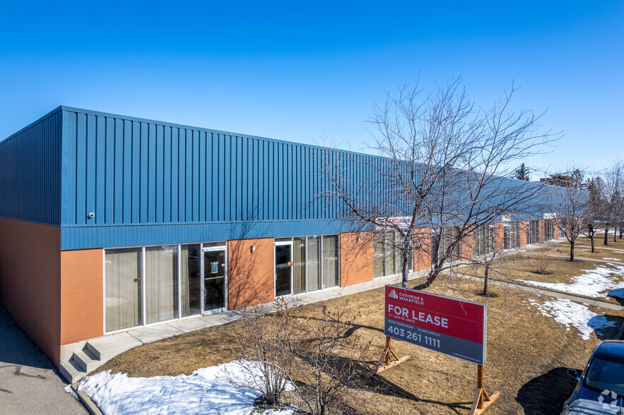 1826 25th Ave NE, Calgary, AB for lease - Building Photo - Image 2 of 4