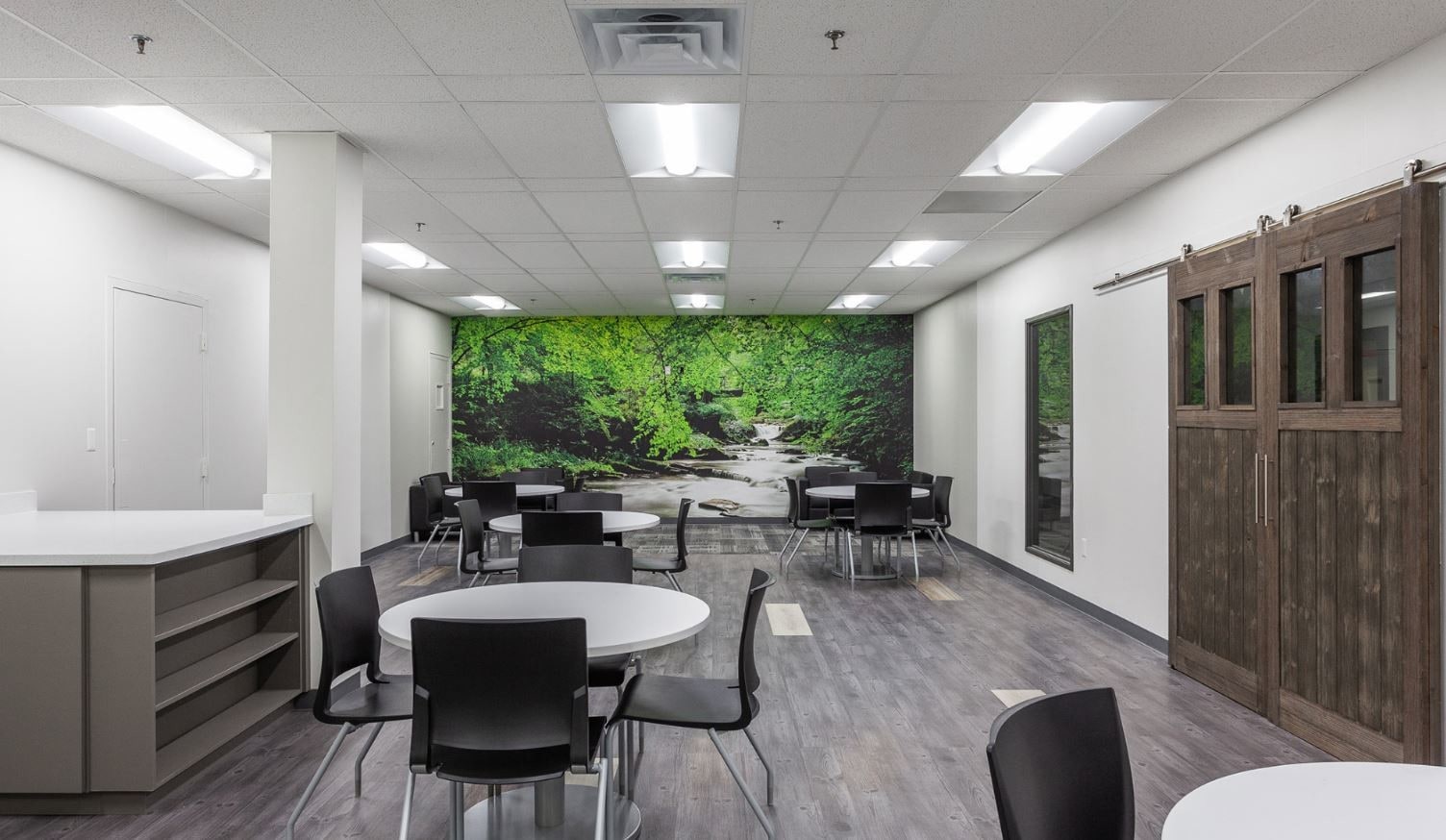 5600 Crooks Rd, Troy, MI à vendre Photo intérieure- Image 1 de 1