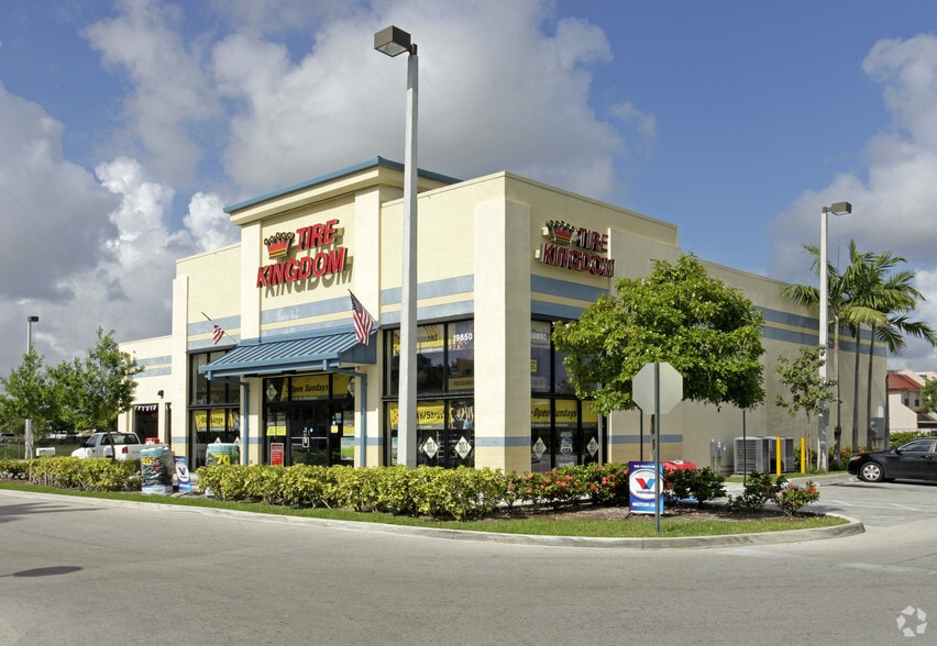 19850 NW 27th Ave, Miami Gardens, FL à vendre - Photo principale - Image 3 de 7