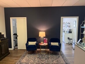 18 Great Plain Rd, Danbury, CT for lease Interior Photo- Image 1 of 3
