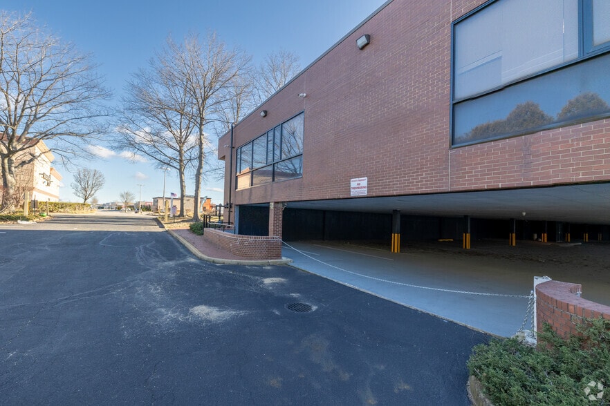 1 Michael Ave, Farmingdale, NY for lease - Building Photo - Image 2 of 31