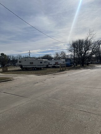 Plus de détails pour 310 W Corporation St, Henryetta, OK - Multi-résidentiel à vendre