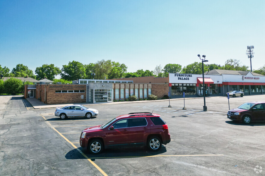 2739 W Central Ave, Toledo, OH for lease - Primary Photo - Image 1 of 5