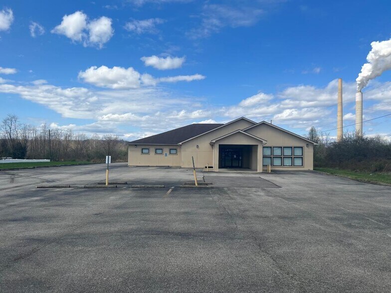 3683 Ohio River Rd, Point Pleasant, WV à vendre - Photo du bâtiment - Image 1 de 21