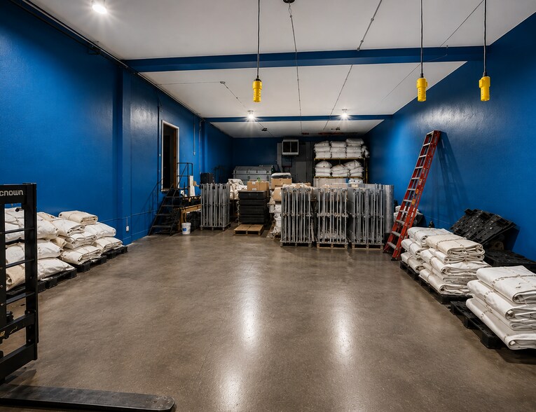 81 Sheridan Blvd, Inwood, NY à vendre - Photo du bâtiment - Image 3 de 4