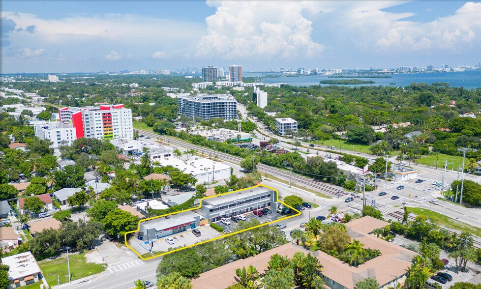 375 NE 54th St, Miami, FL à vendre - Photo du bâtiment - Image 2 de 15