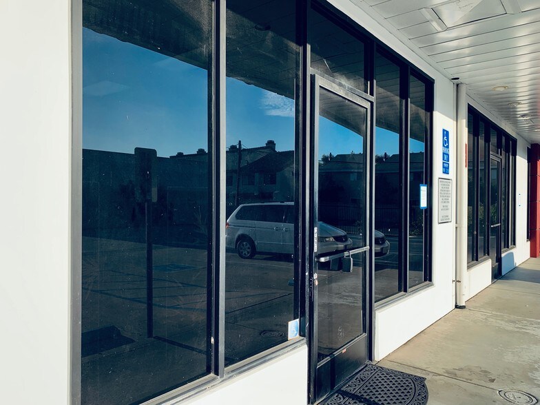 8342 Garden Grove Blvd, Garden Grove, CA à louer - Photo du bâtiment - Image 3 de 20