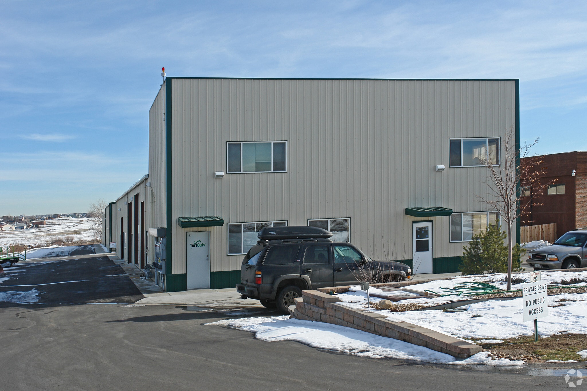 Portfolio of 3 Commercial Assets portefeuille de 3 propriétés à vendre sur LoopNet.ca Photo principale- Image 1 de 2