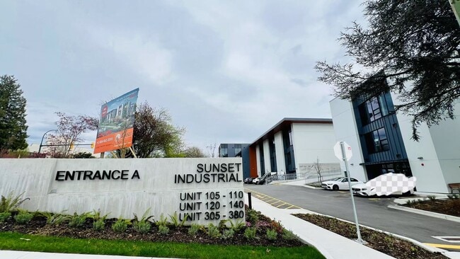 More details for 8210-8220 Ross St, Vancouver, BC - Industrial for Sale