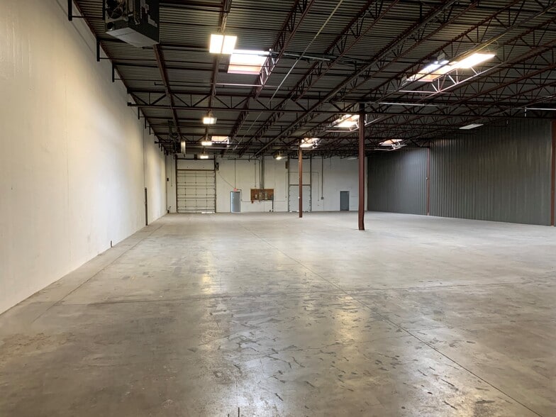 2200-2224 Sandridge Dr, Moraine, OH for lease - Interior Photo - Image 3 of 4