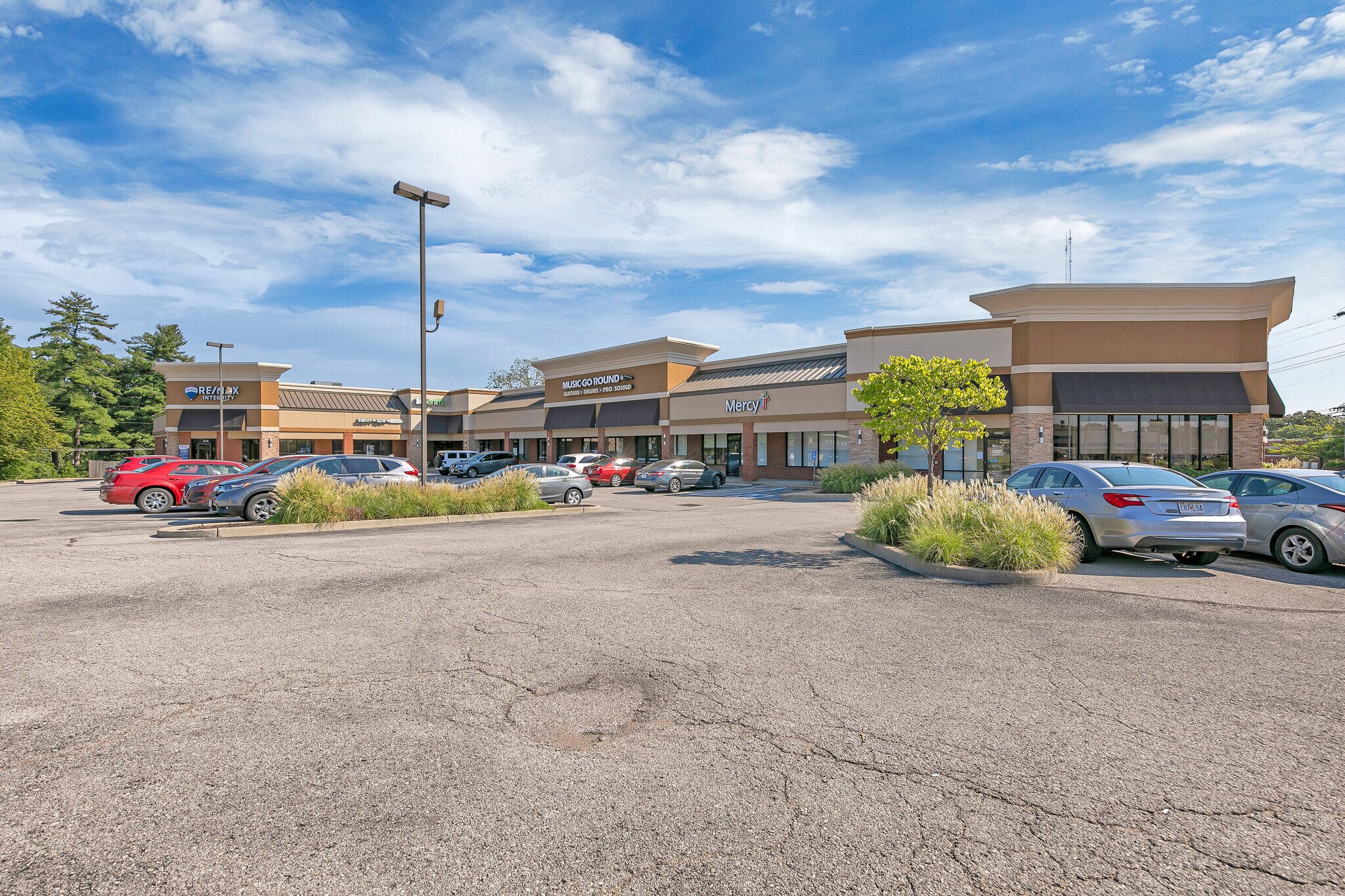 4450-4460 S Lindbergh Blvd, Saint Louis, MO for lease Building Photo- Image 1 of 5