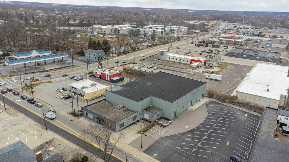 415 Greenwell Ave, Cincinnati, OH for sale - Building Photo - Image 3 of 18