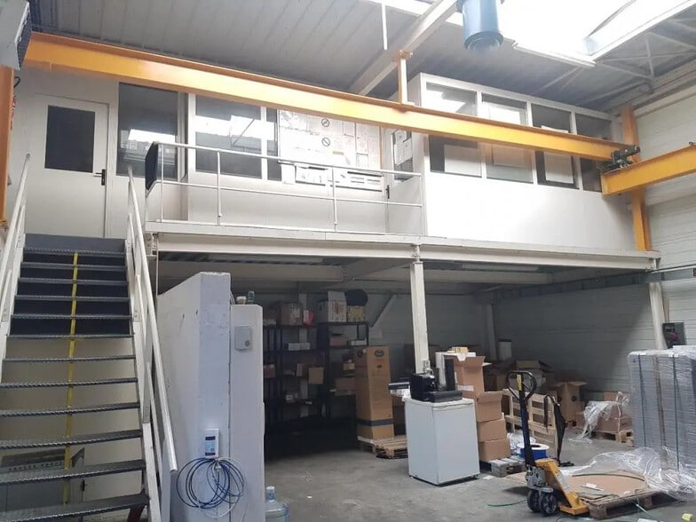 Flex in Saint-Étienne-du-Rouvray for lease - Interior Photo - Image 3 of 8