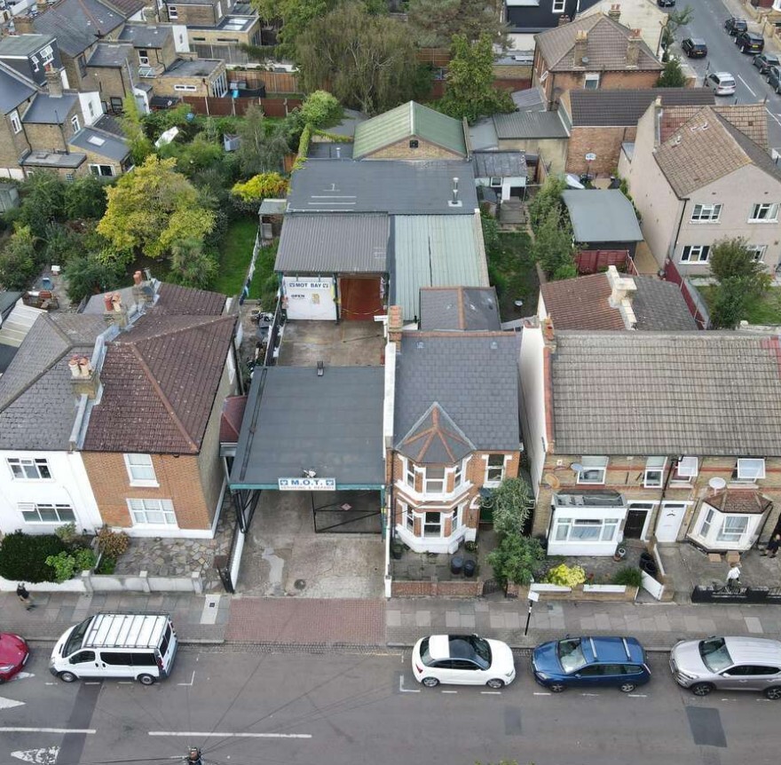 69-71 Bickersteth Rd, London for sale Primary Photo- Image 1 of 1