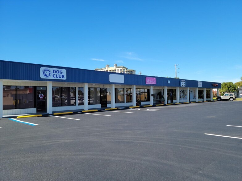 13161 N Cleveland Ave, North Fort Myers, FL à louer - Photo du bâtiment - Image 1 de 2