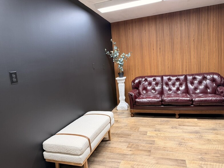 580 N 36th St, Lafayette, IN for lease - Interior Photo - Image 1 of 5
