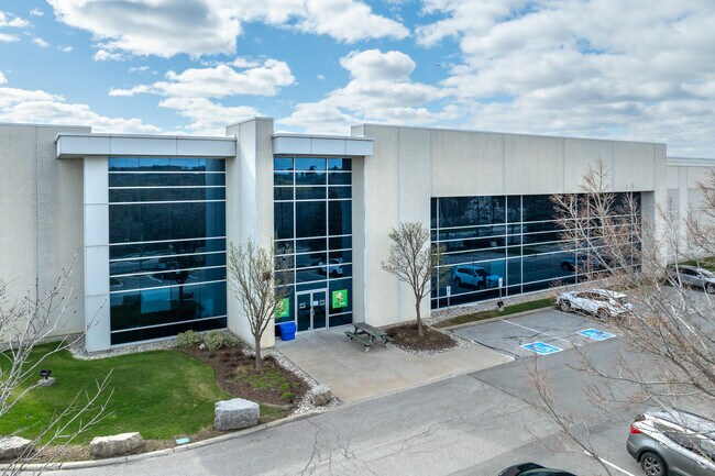Plus de détails pour 1 Hereford St, Brampton, ON - Industriel à louer