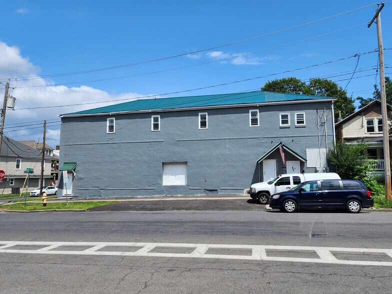 744 Park Ave, Syracuse, NY à vendre - Photo du bâtiment - Image 1 de 52