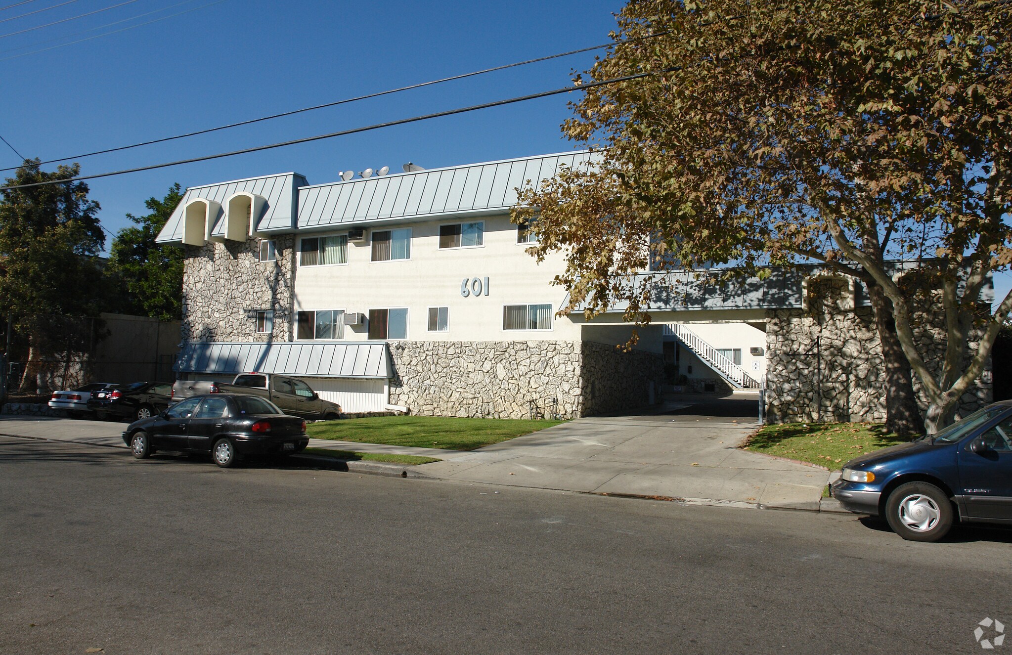 601 E Acacia Ave, Glendale, CA à vendre Photo principale- Image 1 de 24