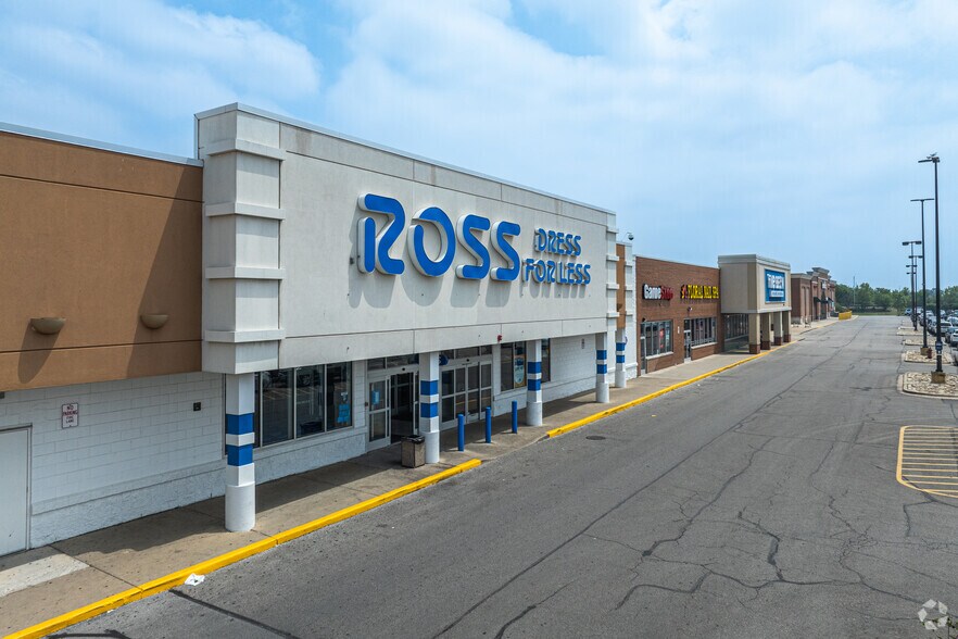 2945-3039 S Cicero Ave, Cicero, IL for lease - Building Photo - Image 1 of 5
