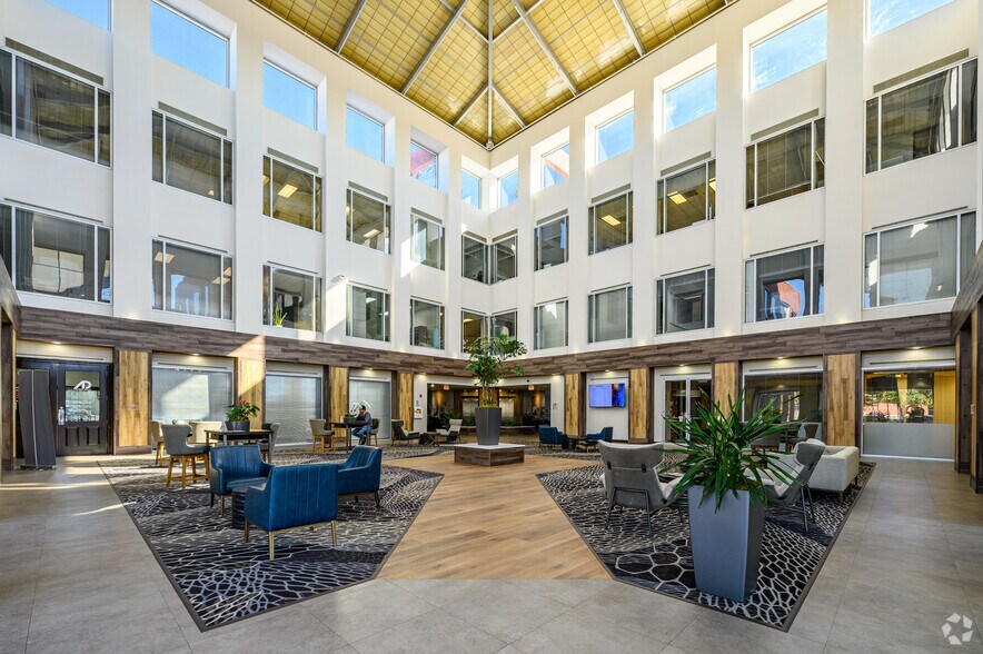 9901 E Valley Ranch Pky, Irving, TX à louer - Hall d’entrée - Image 3 de 15