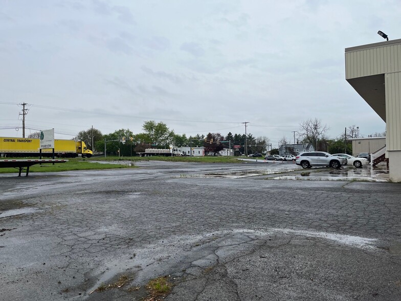 7661-7671 Beth Bath Pike, Bath, PA for lease - Building Photo - Image 3 of 10