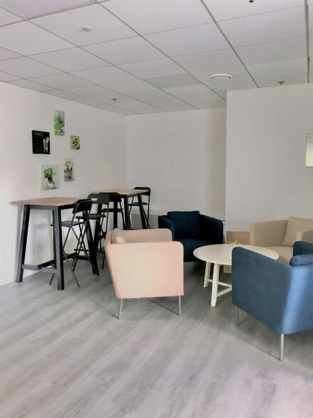 Office in Tremblay-en-France for lease - Interior Photo - Image 3 of 3