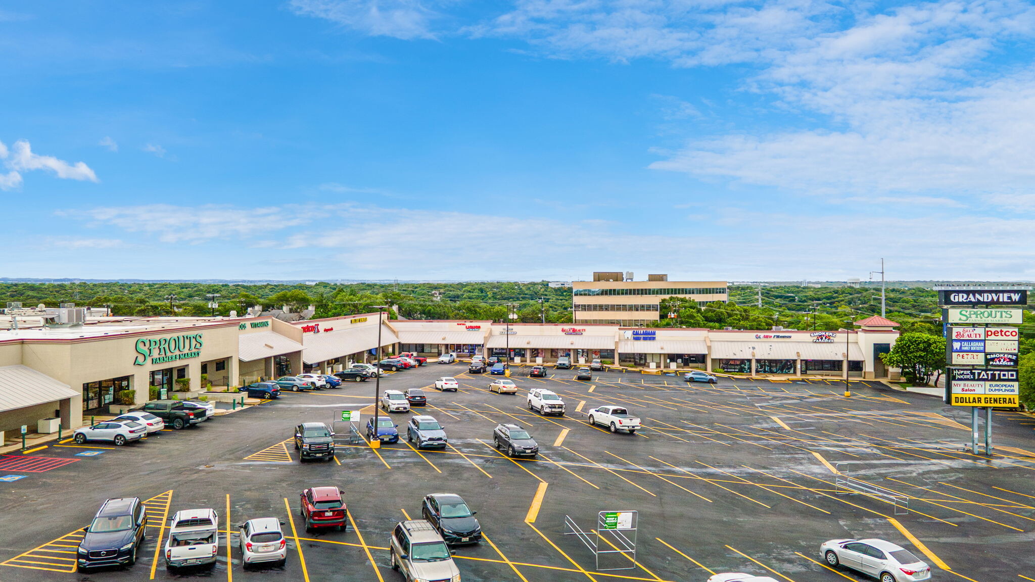 Grandview Shopping Center portefeuille de 5 propriétés à vendre sur LoopNet.ca Photo du bâtiment- Image 1 de 9