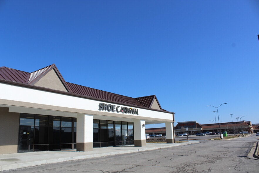 11528-11570 W 95th St, Overland Park, KS à louer - Photo du bâtiment - Image 2 de 6