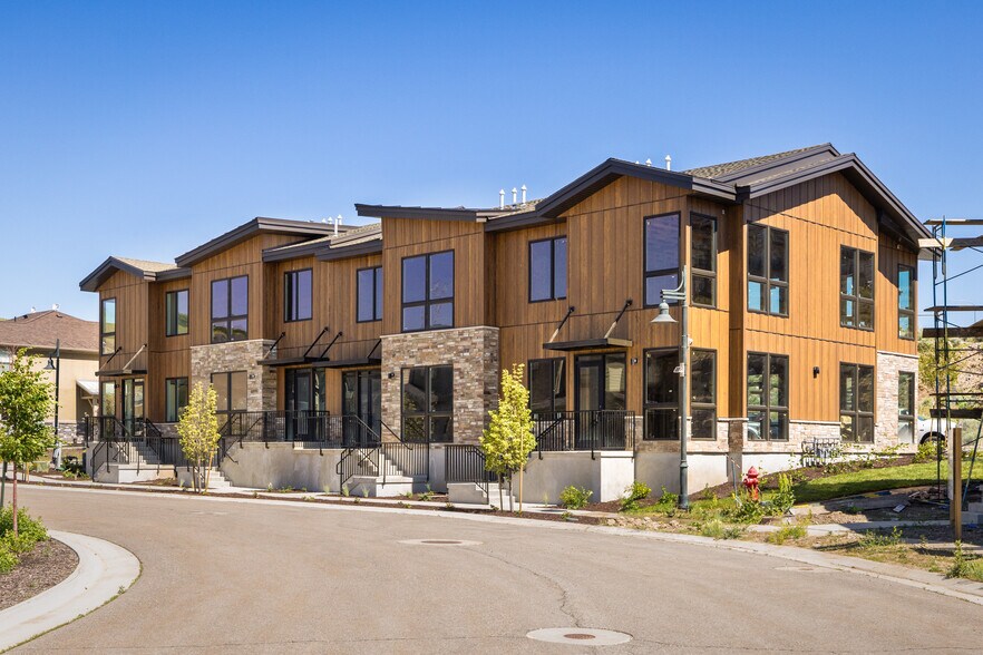 1076 Spring Rd, Kamas, UT à louer - Photo du bâtiment - Image 2 de 4