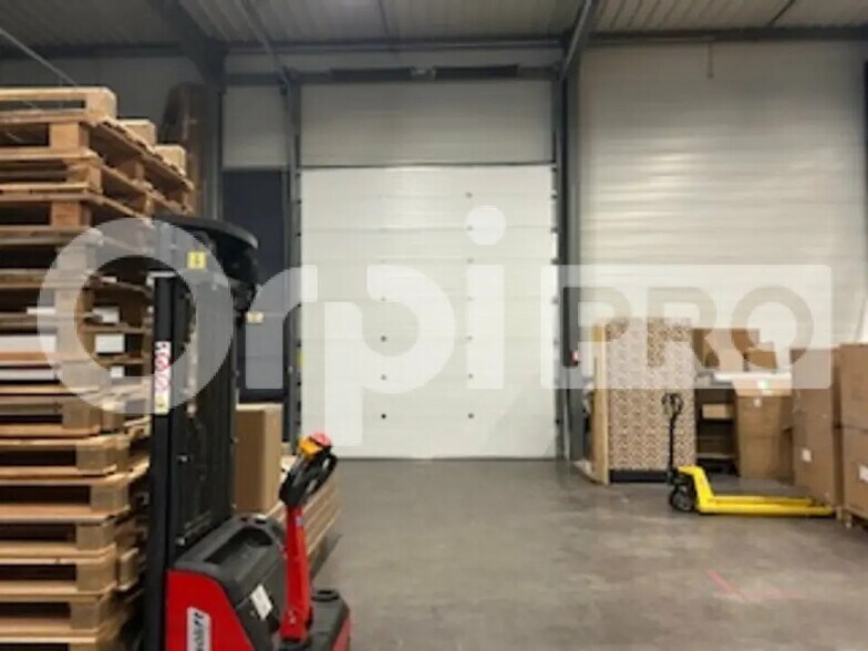 Flex in Villefranche-sur-Saône for lease - Interior Photo - Image 3 of 4