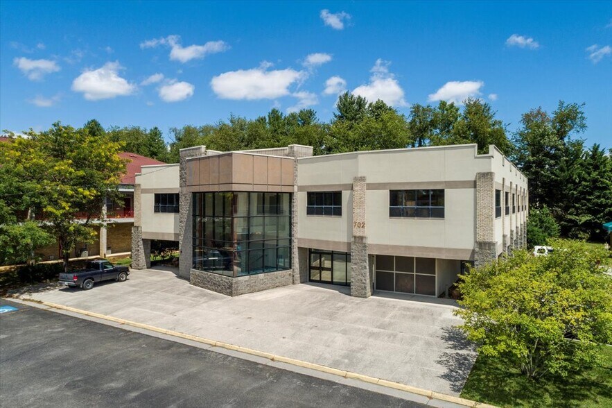 702 University City, Blacksburg, VA à louer - Photo du bâtiment - Image 1 de 5