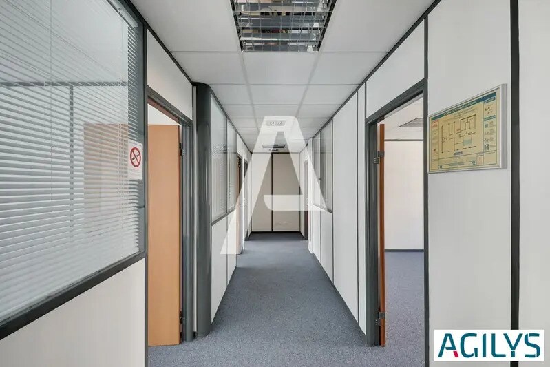 Office in Massy for lease - Interior Photo - Image 3 of 10