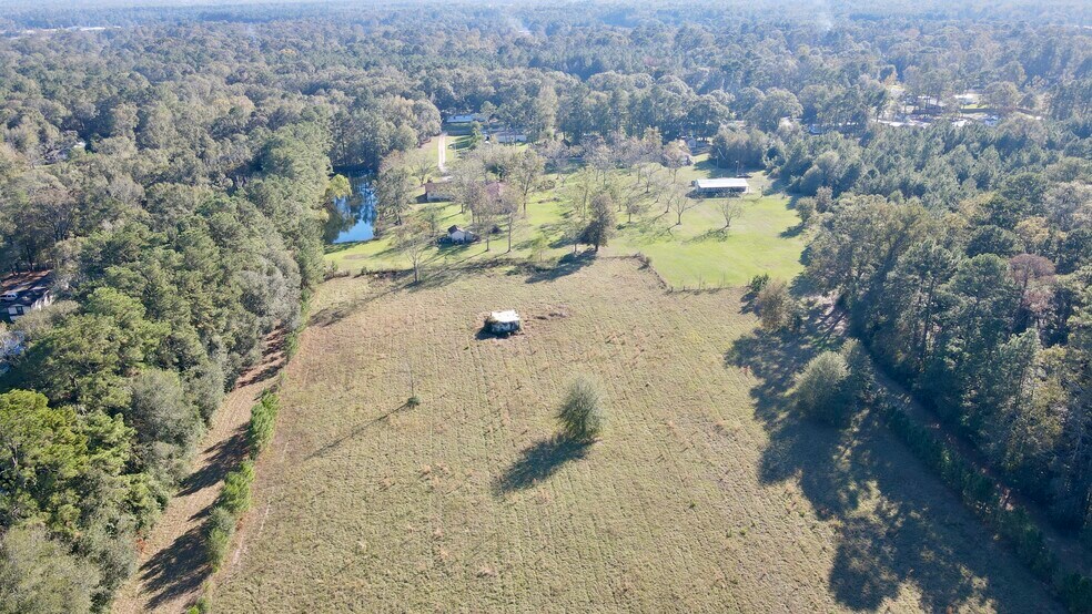 585 County Road 3796, Cleveland, TX à vendre - Photo du bâtiment - Image 2 de 5
